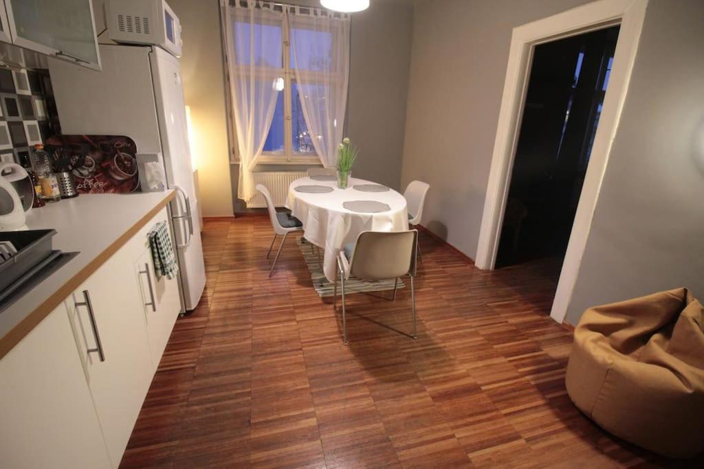 2 Bedrooms Close Vysehrad - Congress Centrum Prague Exterior photo
